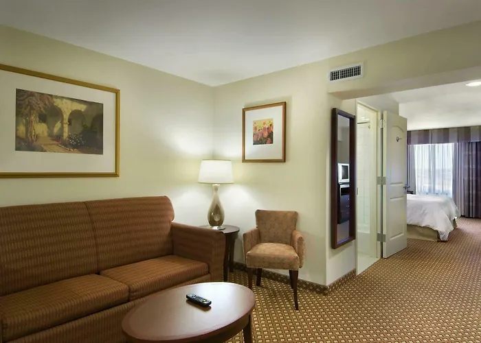 Hilton Garden Hotel 3*